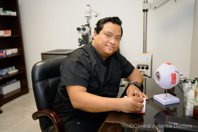 Dr. Rudy Gutiérrez Oftalmólogo Glaucoma Cirugía de Cataratas